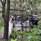 Kaputte Scheune nach Brand im Kurpark