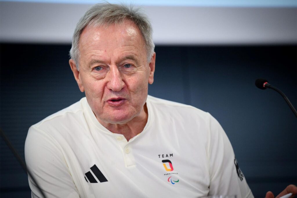 Friedhelm Julius Beucher, Präsident des Deutschen Behindertensportverbands, äußert sich bei einer Pressekonferenz beim Deutschen Sparkassen- und Giroverband zur Nominierung des deutschen Teams für die Paralympics. Friedhelm Julius Beucher, Präsident des Deutschen Behindertensportverbands, äußert sich bei einer Pressekonferenz beim Deutschen Sparkassen- und Giroverband zur Nominierung des deutschen Teams für die Paralympics.