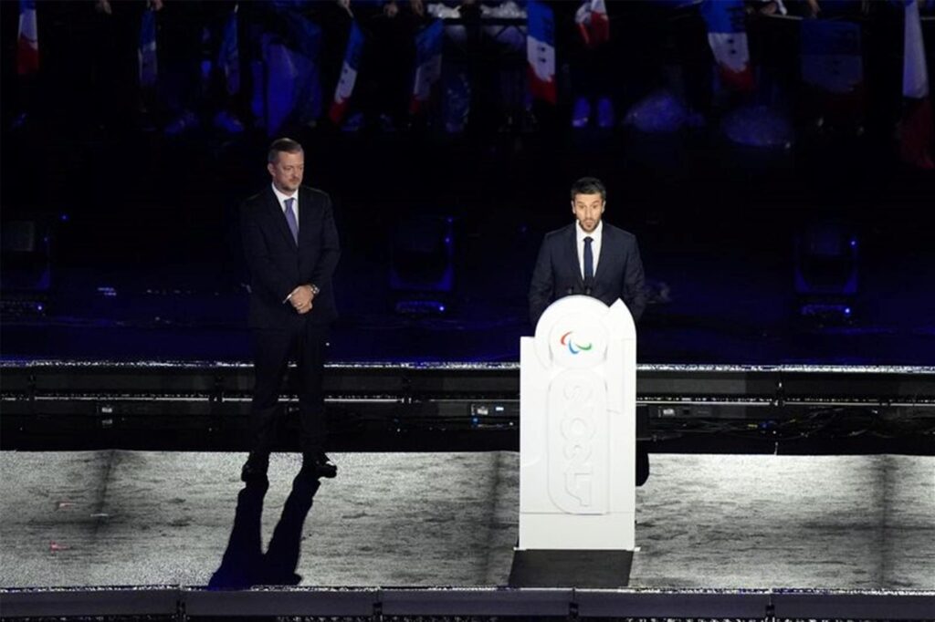 Paralympics, Paris 2024, Abschlussfeier, Stade de France. Tony Estanguet (r), Präsident des Organisationskomitees Paris 2024 für die Olympischen und Paralympischen Spiele, spricht. Paralympics, Paris 2024, Abschlussfeier, Stade de France. Tony Estanguet (r), Präsident des Organisationskomitees Paris 2024 für die Olympischen und Paralympischen Spiele, spricht.