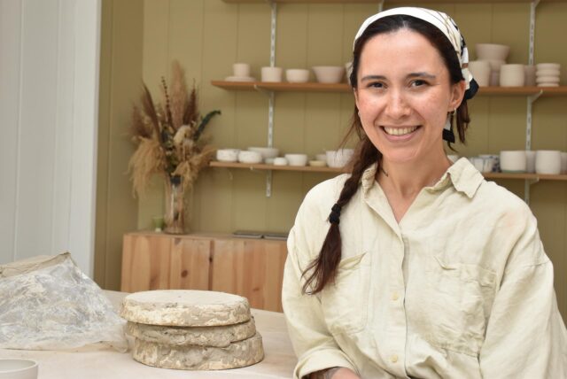 Horta Kemper hat in der Töpferei ihre Bestimmung gefunden. In Dorstfeld betreibt sie seit Juni sogar ein eigenes Studio.