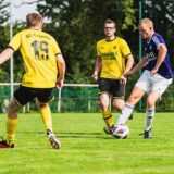Spieler des SC Capelle im Duell mit einem Gegenspieler