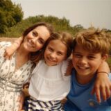 Strahlende Gesichter der beliebten Familie sind eine gute Nachricht für den Palast.