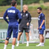 09.09.2024, Fussball, Saison 2024/2025, 2. Bundesliga, Training FC Schalke 04, v. l. Cheftrainer Karel Geraerts (FC Schalke 04), Amin Younes (FC Schalke 04)
