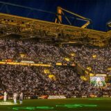 Viele Lichter beim BVB-Weihnachtssingen 2023 im BVB-Stadion