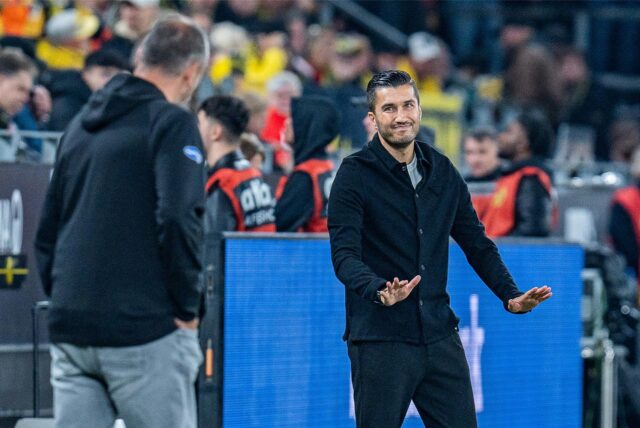 Nuri Sahin schaut zur Seite.