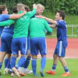 Tim Kortenbusch (2.v.r.) brachte den Holzwickeder SC zwischenzeitlich mit 2:1 in Hohenlimburg in Führung.