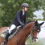 Lutz Gripshöver jun. mit seinem Pferd Lovely Boy auf dem Spring-Parcours.
