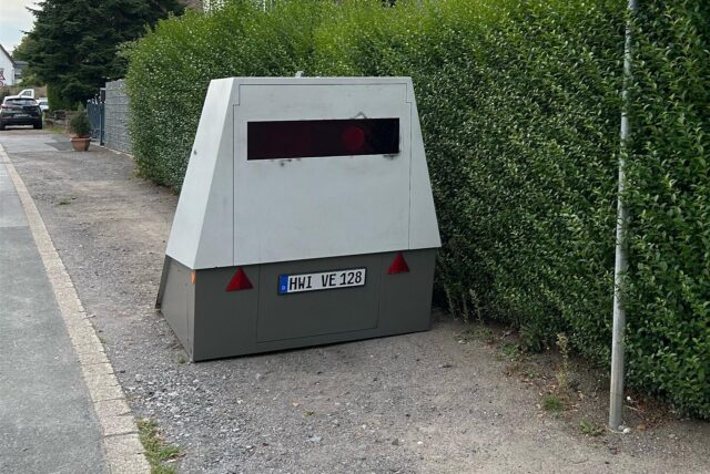 Der Enforcement Trailer des Kreises Unna ist in Holzwickede aufgestellt worden.
