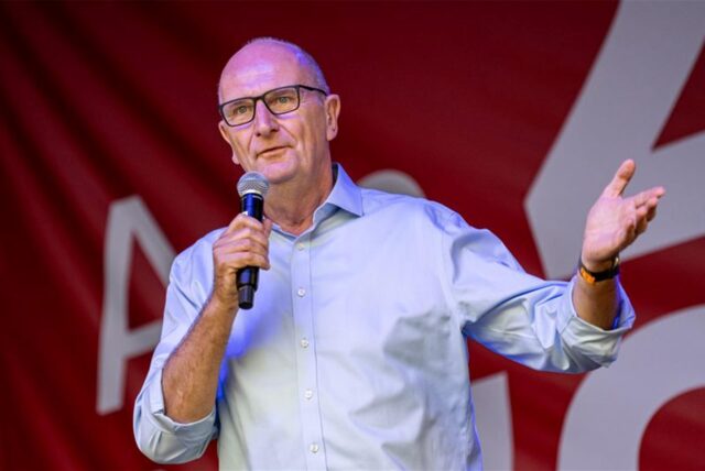 Dietmar Woidke (SPD), Brandenburgs Ministerpräsident, spricht beim SPD Sommerfest in Potsdam.