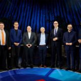 Die Spitzenkandidaten der Brandenburger Parteien zur Landtagswahl: Peter Vida (l-r, BVB/Freie Wähler), Sebastian Walter (Die Linke), Robert Crumbach (BSW), Hans-Christoph Berndt (AfD), Dietmar Woidke (SPD), Ministerpräsident von Brandenburg, Jan Redmann (CDU) und Benjamin Raschke (Bündnis 90/Die Grünen) stehen vor der Sendung «rbb24 – Ihre Wahl: Der Kandidatencheck» nebeneinander.