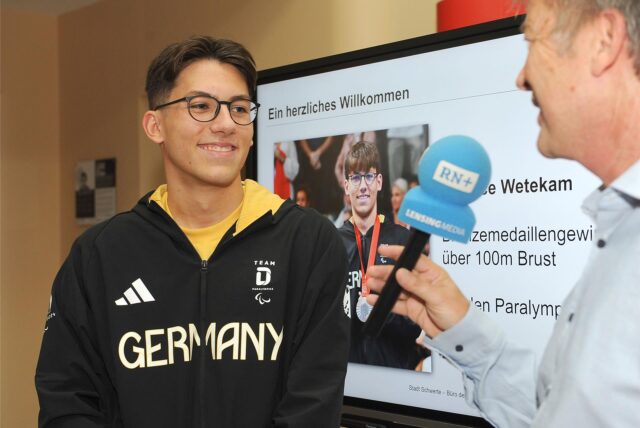 Für Maurice Wetekam, Bronzemedaillengewinner bei den Paralympics in Paris, gab es im Rathaus einen Empfang der Stadt Schwerte.