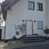 In Wachtberg südlich von Bonn gibt es eine Explosion. Verletzt wird niemand. Die Polizei prüft einen möglichen Zusammenhang mit den jüngsten Vorfällen in Köln.