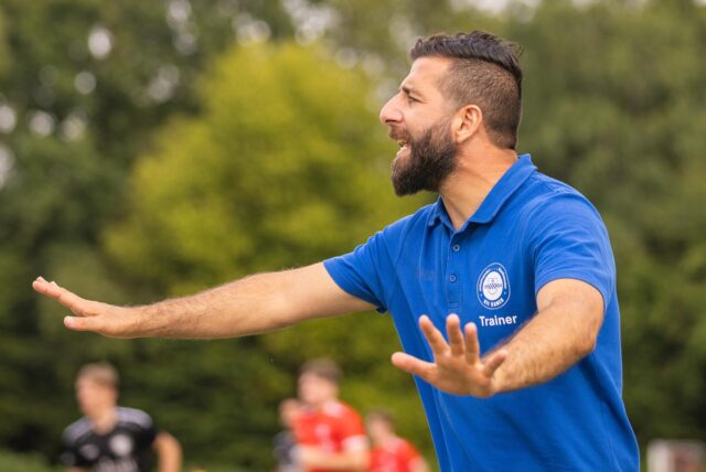 Ruhe bewahren war bei Mehmet Kara angesagt: Sein Team lag mit 0:1 zurück, gewann am Ende aber deutlich mit 7:1 gegen Brechten.