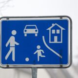 Die Unfallstelle lag in einer Hauseinfahrt an einer verkehrsberuhigten Zone in Bergkamen (Symbolfoto).