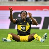 Jamie Gittens gestikuliert.