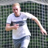 Nico Holtmann vom Werner SC am Ball.
