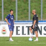03.09.2024, Fussball, Saison 2024/2025, 2. Bundesliga, Training FC Schalke 04, v. l. Ron Schallenberg (FC Schalke 04), Cheftrainer Karel Geraerts (FC Schalke 04)