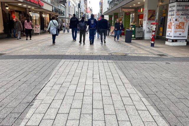Der weiße Streifen auf dem Westenhellweg