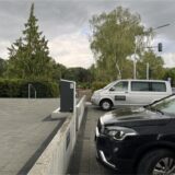 Bis auf den Friedhof in Werne lagen am Sonntagmorgen die Scherben verteilt.