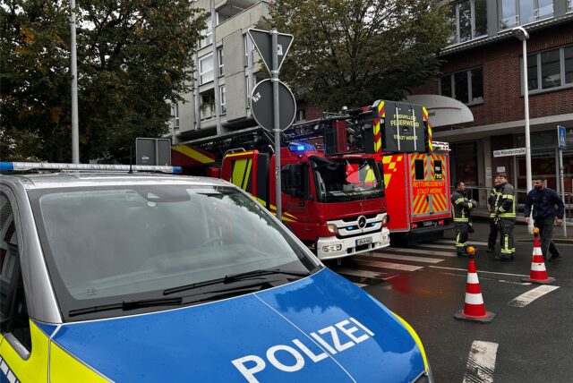 Feuerwehr, Rettungsdienst und Polizei wurden zu einer Spielhalle an der Alten Münsterstraße alarmiert.
