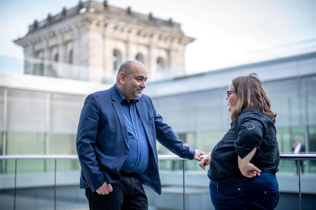 In der Partei sind die Vorsitzenden relativ beliebt - doch unter ihrer Führung kassierten die Grünen eine Reihe von Wahlniederlagen. (Archivbild) In der Partei sind die Vorsitzenden relativ beliebt - doch unter ihrer Führung kassierten die Grünen eine Reihe von Wahlniederlagen. (Archivbild)