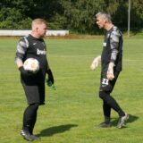 Die Torhüter Andreas Betke (l.) und Sven Bröker vom SV Stockum.