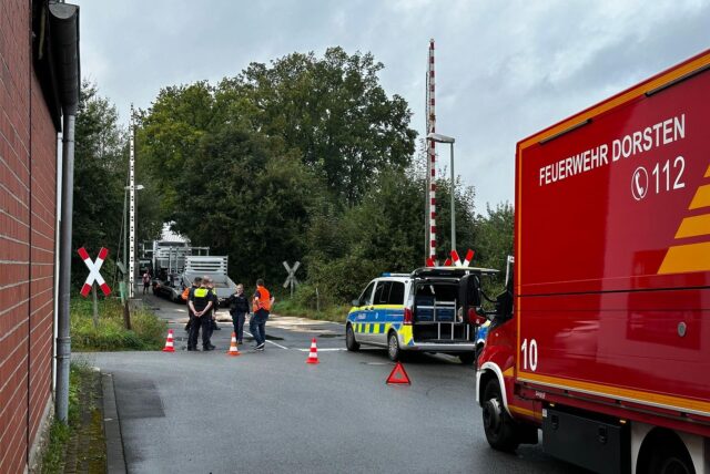 Ein Zug-Anhänger ist in Dorsten mit einem Lkw kollidiert.