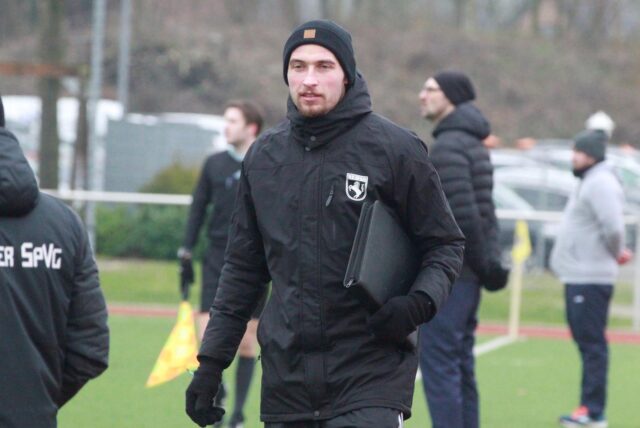 Der Bork Philipp Grodowski als Trainer bei der Hammer SpVg.