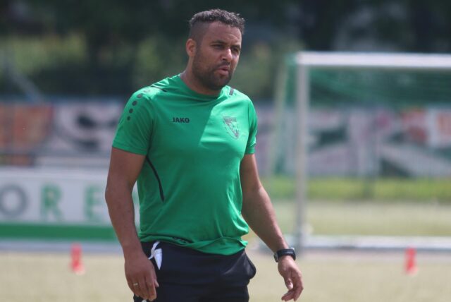 Sanmi Ojo vom PSV Bork guckt.