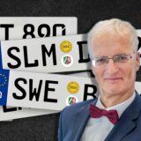 Laut einer Studie von Dr. Ralf Bochert von der Hochschule Heilbronn stärken örtliche Kfz-Kennzeichen die Identifikation mit der Heimat. Für den Kreis Unna kommen die Städte Bergkamen, Fröndenberg, Kamen, Schwerte, Selm und Werne dafür in Betracht. Unsere Montage zeigt mögliche Beispiele für künftige Nummernschilder.