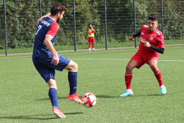 Dennis Niewalda im Dribbling.