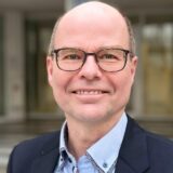 SPD-Partei und Fraktionschef Sebastian Laaser (l.) drückt Verwunderung darüber aus, dass Anträge der CDU-Fraktion nun auch ohne politische Abstimmung darüber von der Stadtverwaltung umgesetzt werden. Der zuständige Beigeordnete Markus von der Heide hat inzwischen um Entschuldigung gebeten: Dem Vorgang habe ein Missverständnis zugrunde gelegen.
