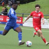 Michael Kuhfeld (l.) und der Holzwickeder SC kamen in Iserlohn nicht über ein 2:2 hinaus.