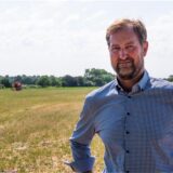 Andreas Täuber, Geschäftsführer der Newpark Planungs- und Entwicklungsgesellschaft mbH steht auf der zukünftigen Fläche des Newpark zwischen Datteln und Waltrop.