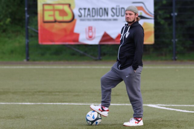 Tim Richter sucht einen neuen Sponsor für den Stadionnamen. Das „ETS-Stadion Süd“ ist Geschichte.
