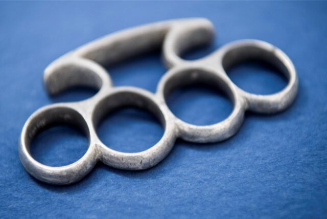 Ein Schlagring.