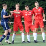Fußballer vom TuS Holzen-Sommerberg im Spiel.
