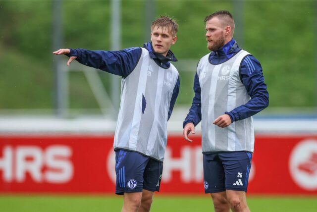 01.10.2024, Fussball, Saison 2024/2025, 2. Bundesliga, Training FC Schalke 04, v. l. Martin Wasinski (FC Schalke 04), Tomas Kalas (FC Schalke 04)