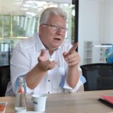 Hartmut Ganzke vermisst in Unnas Politik Entscheidungsfreude, kritisiert zudem eine intransparente Kommunikation aus der Stadtverwaltung heraus und ideologische Kämpfe.