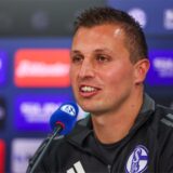 26.09.2024, Fussball, Saison 2024/2025, 2. Bundesliga, Pressekonferenz FC Schalke 04, Interimstrainer Jakob Fimpel (FC Schalke 04)


Foto: Tim Rehbein/RHR-FOTO
