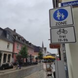 Fußgängerzone Massener Straße in Unna mit Schild