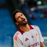 Mats Hummels hat noch nicht eine Minute für die Roma gespielt.