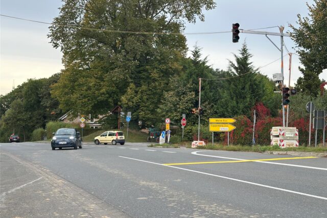 An der Kreuzung Borker Straße/Lünener Straße sieht man bereits eine Baustellenampel, die noch nicht in Betrieb ist.