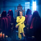 Moderatorin Sonja Zietlow präsentiert die neue Staffel „Die Verräter – Vertraue Niemandem!“ ab 10. Oktober 2024 als gruseliges Halloween-Special.