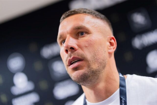 Lukas Podolski ist in Köln eine Legende. Auch nach seiner aktiven Karriere will er den Verein unterstützen.