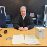 Vorsitzender des Schöffengerichts am Amtsgericht Unna Jörg Hüchtmann sitzt am Richtertisch.