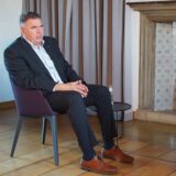 Landrat Mario Löhr (l.) stellte sich am Freitag (11. Oktober) den Fragen von Redakteur Marcus Land.