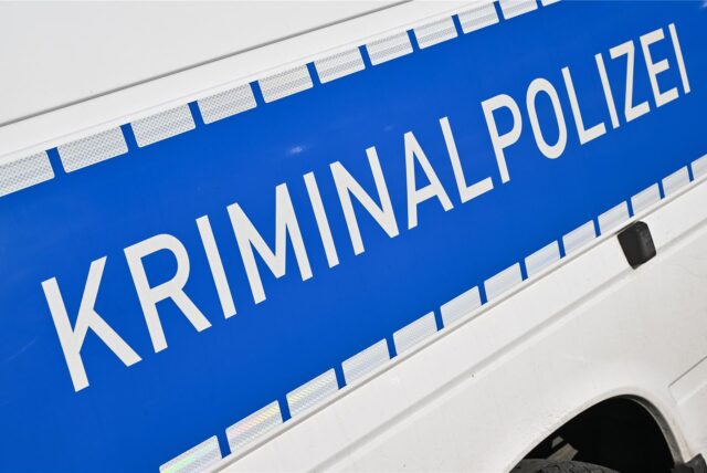 Ein Fahrzeug der Kriminalpolizei.