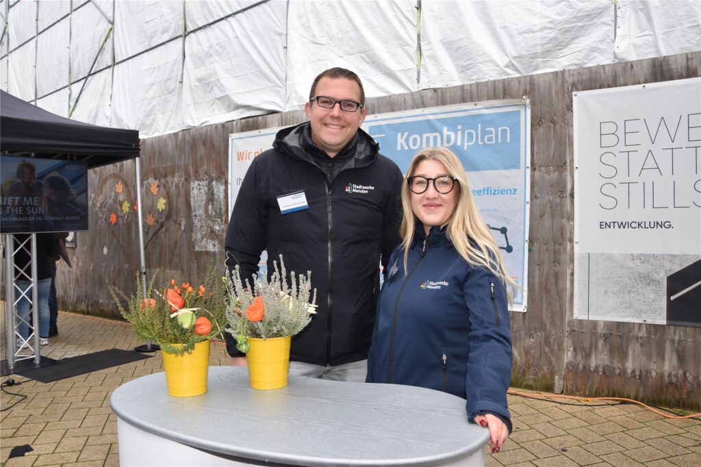 Händler und Gäste auf dem Mendener Herbst 2024.