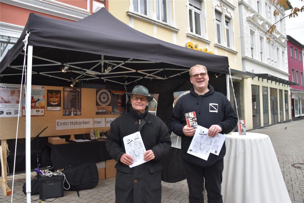 Händler und Gäste auf dem Mendener Herbst 2024.